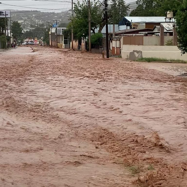 Los arroyos de Nogales crecen con Raymond