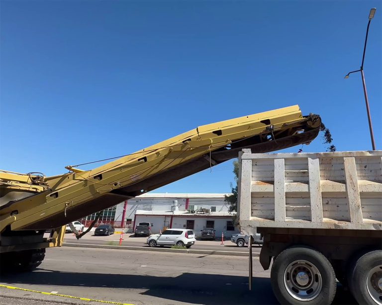 Bacheo y mejoras en infraestructura, temas en la agenda del alcalde Juan Gim